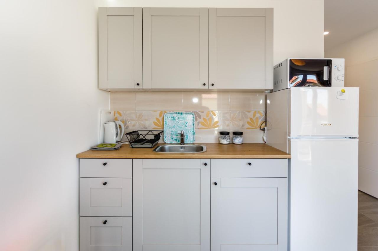 Golden Island Apartments Крк Экстерьер фото