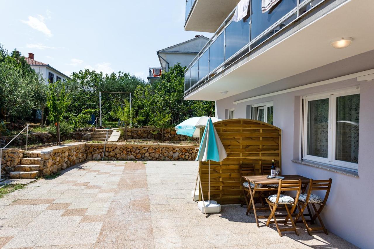 Golden Island Apartments Крк Экстерьер фото